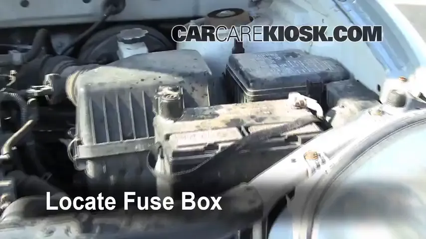 2001 Hyundai Santa Fe GL 2.4L 4 Cyl. Fuse (Engine) Replace